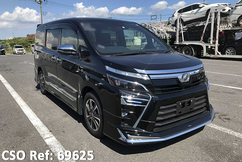 Toyota / Voxy 2018